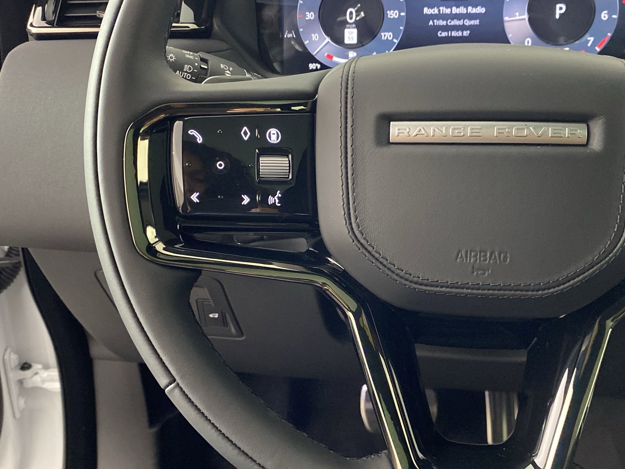 2026 Land Rover Range Rover Velar Dynamic SE