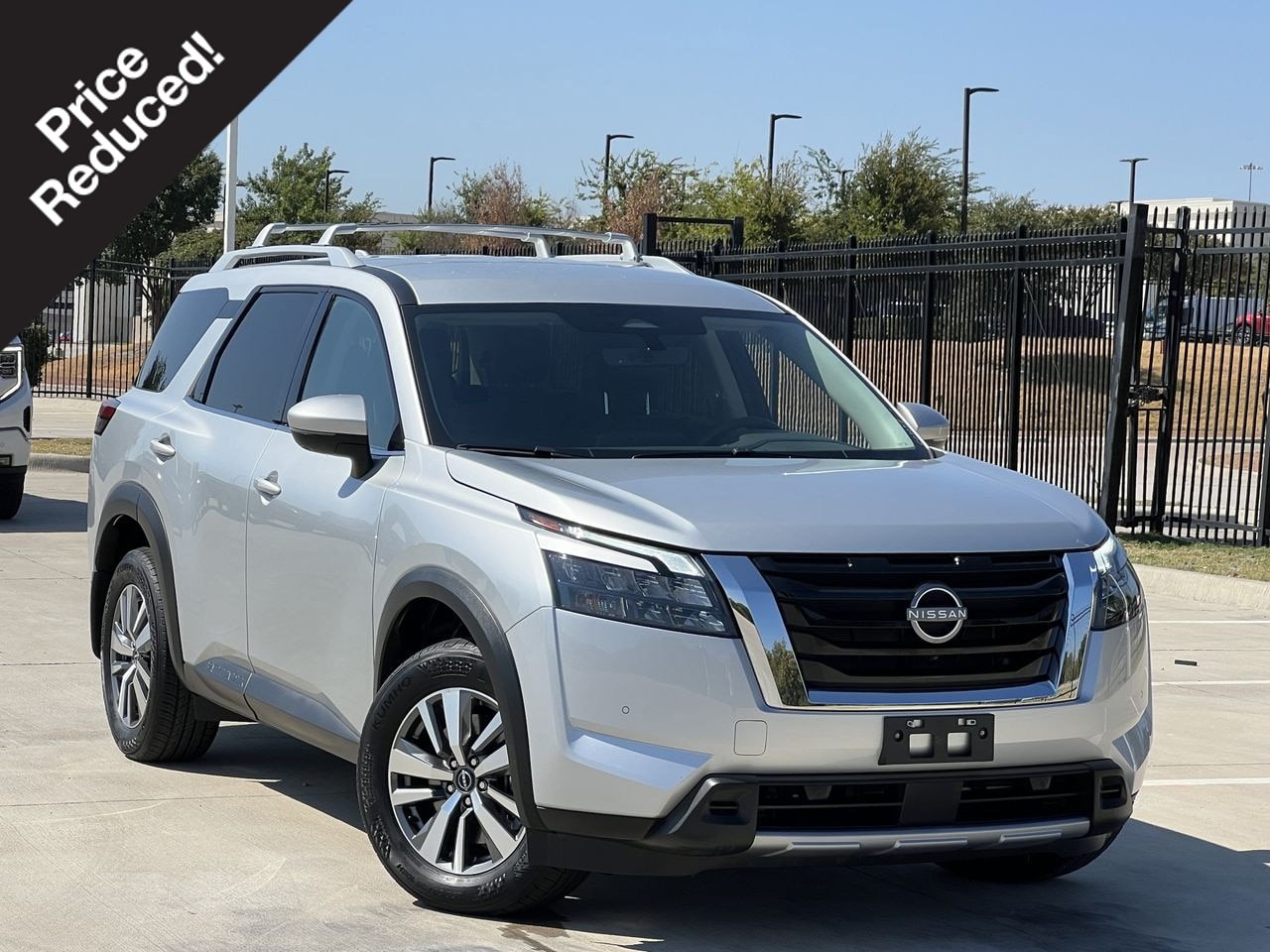 Used 2025 Nissan Pathfinder SL