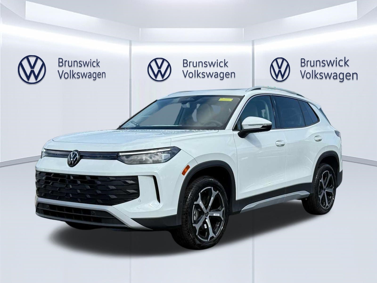 New 2026 Volkswagen Tiguan SE