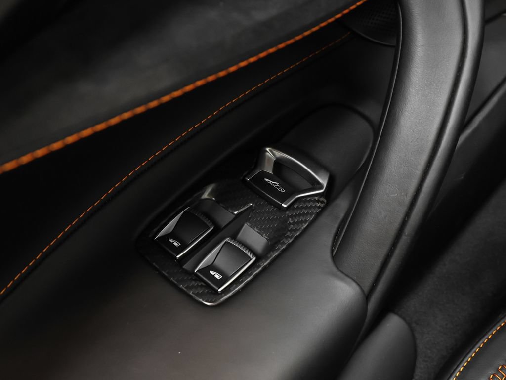 Used 2025 McLaren 750S Spider photo 59