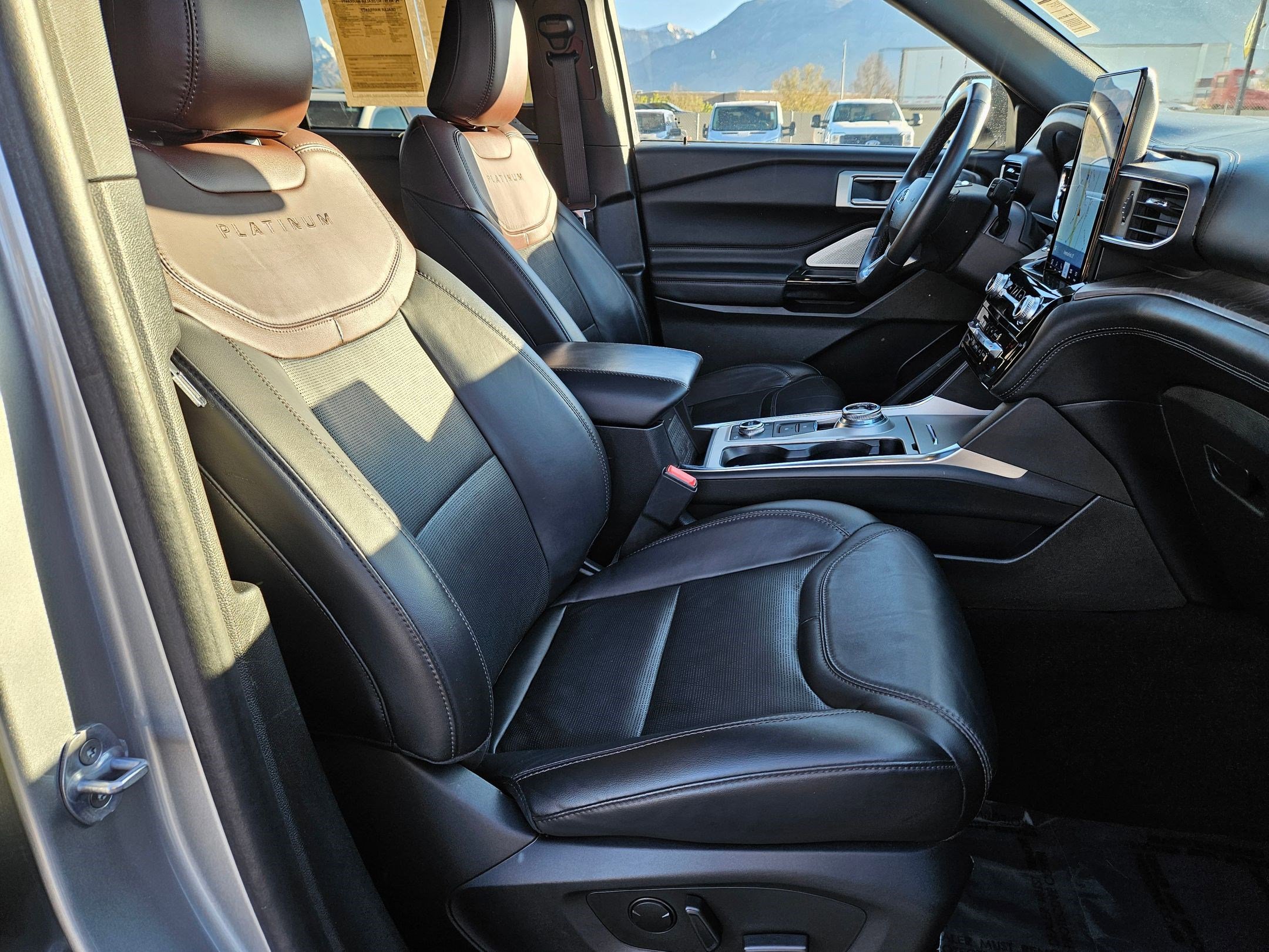 2023 Ford Explorer Platinum