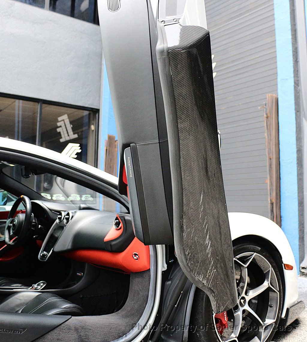 Used 2019 McLaren 600LT photo 25