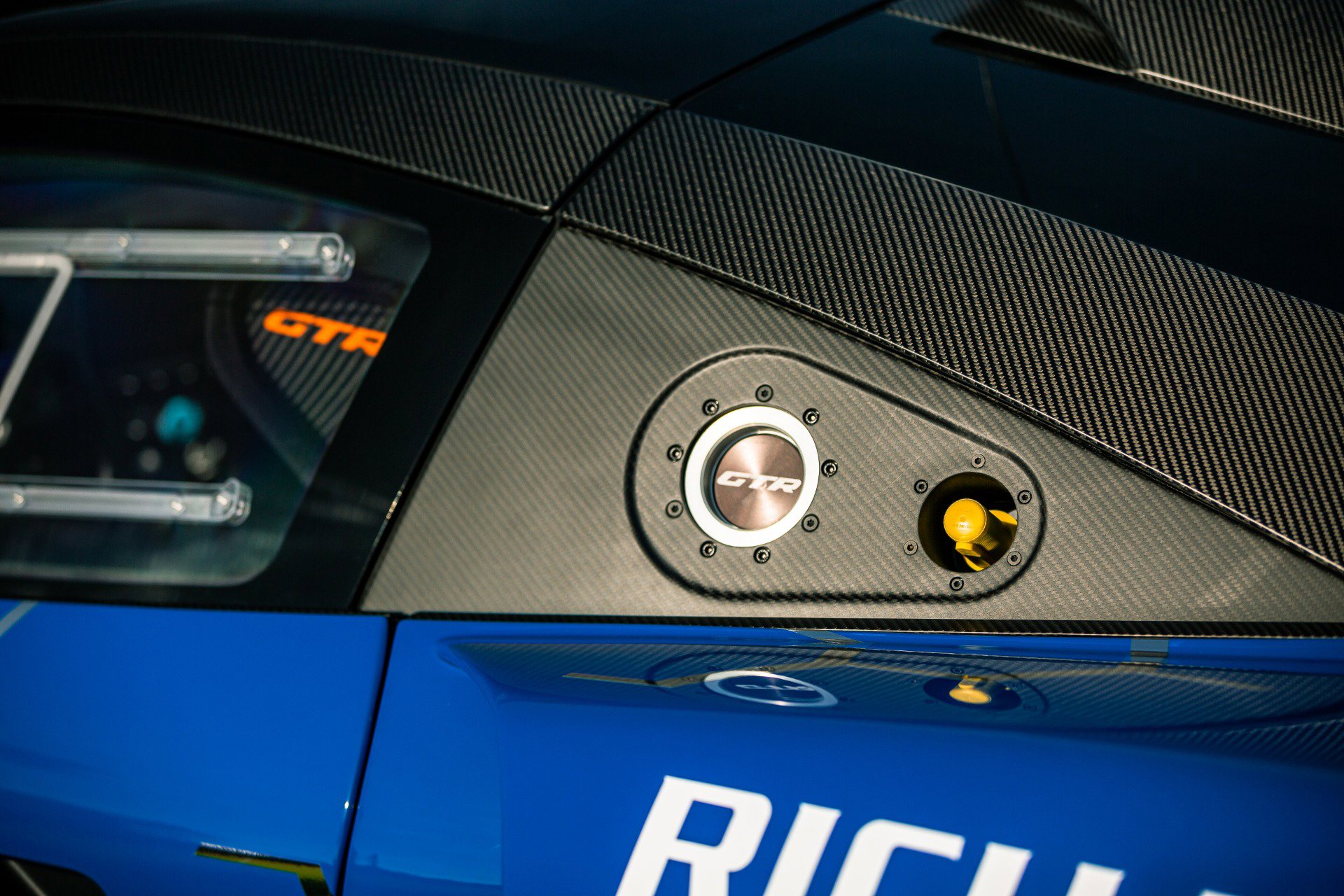 Used 2020 McLaren Senna photo 16