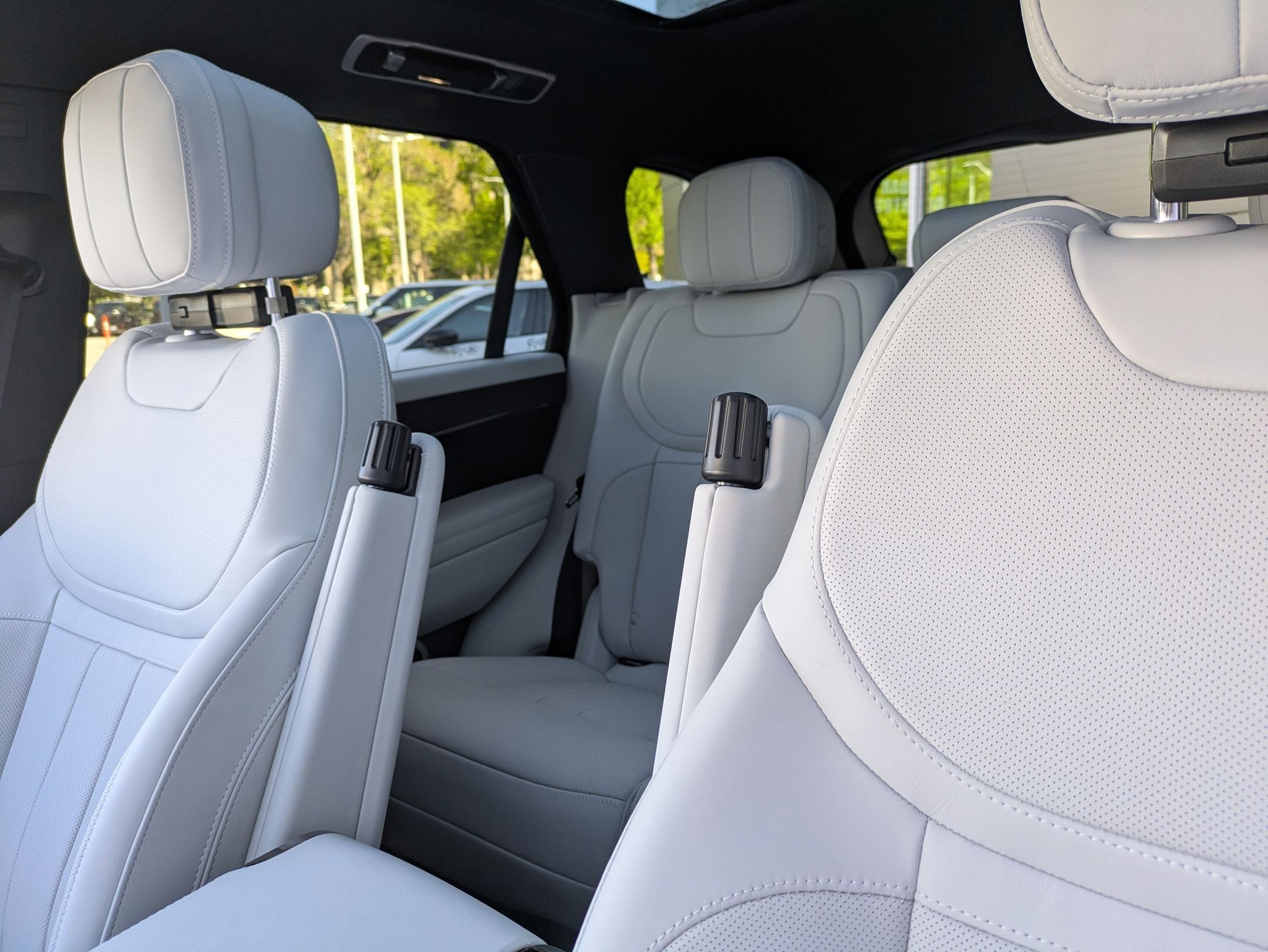 2026 Land Rover Range Rover Sport SE