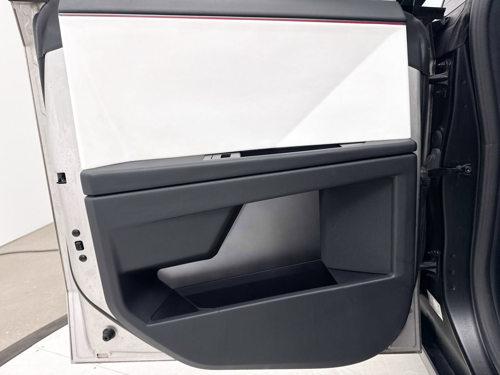 2024 Tesla Cybertruck AWD Crew Cab