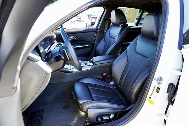 2023 BMW 330i Sedan