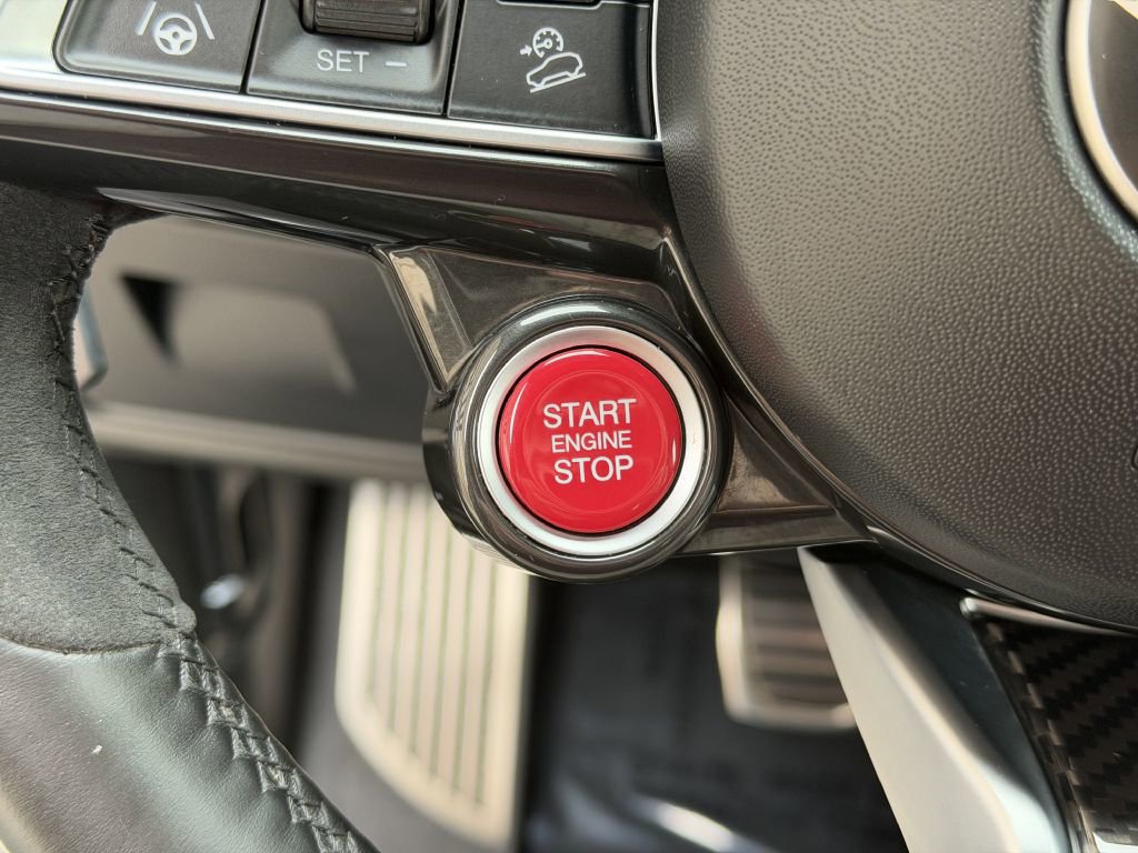 2022 Alfa Romeo Stelvio Quadrifoglio