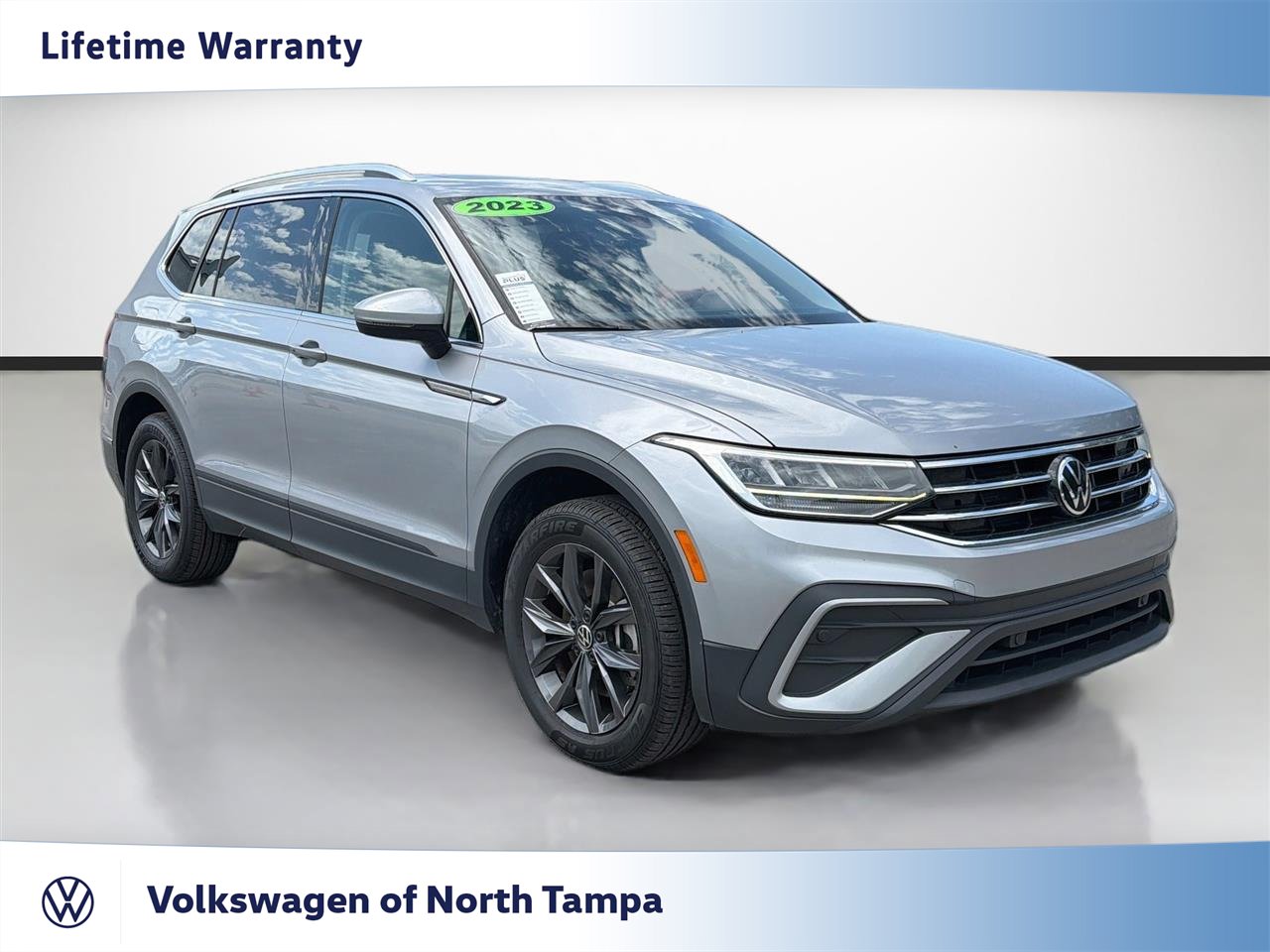 Used 2023 Volkswagen Tiguan SE w/ Panoramic Sunroof Package