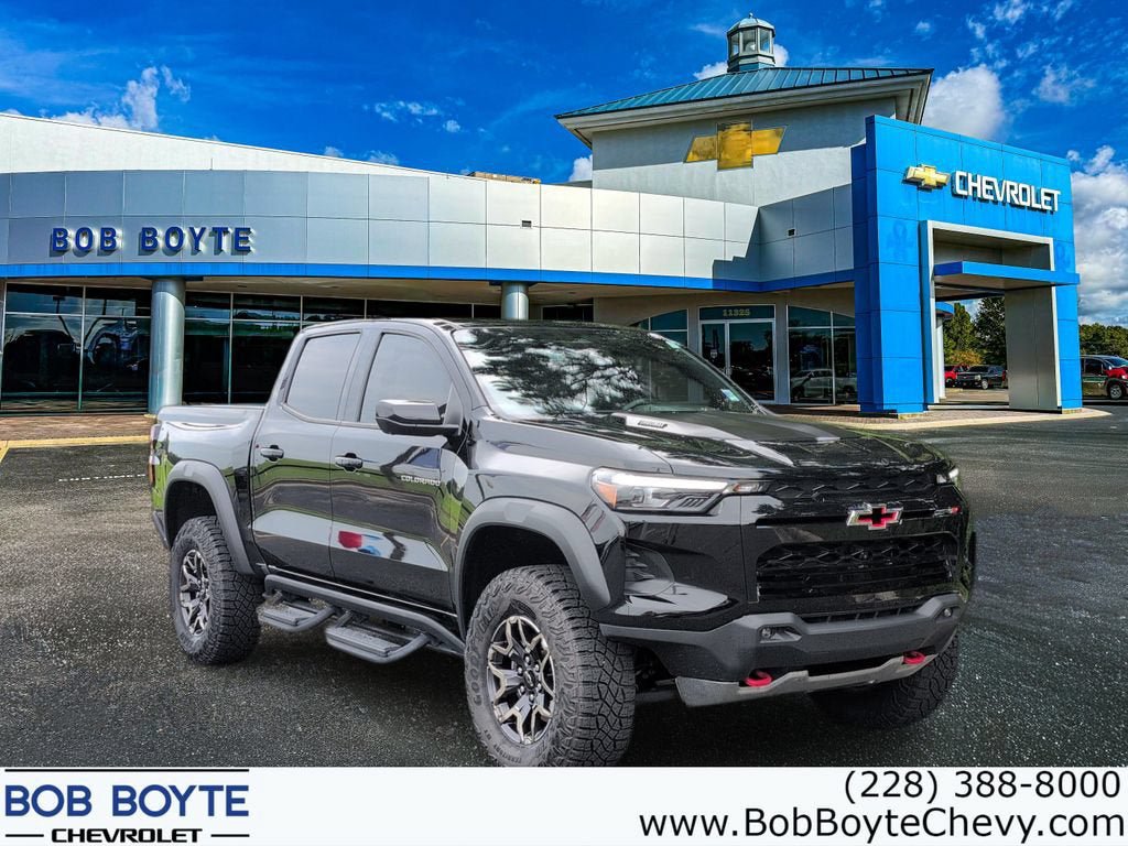 Used 2025 Chevrolet Colorado ZR2 w/ Technology Package