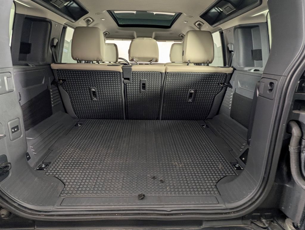 2022 Land Rover Defender 110 SE