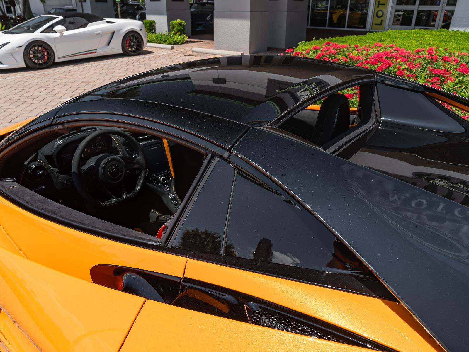 Used 2022 McLaren 720S Performance photo 33