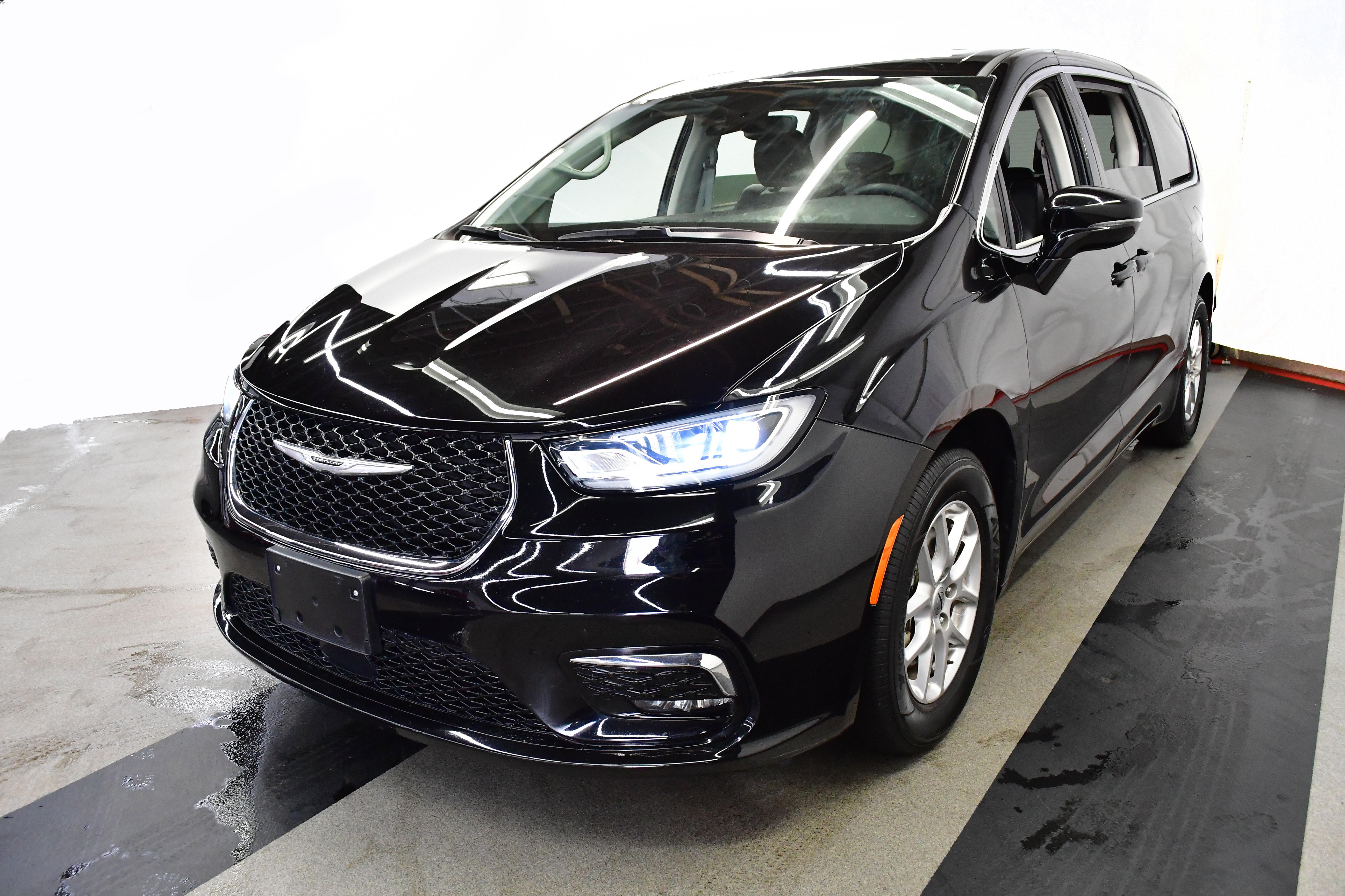 2024 Chrysler Pacifica Touring-L