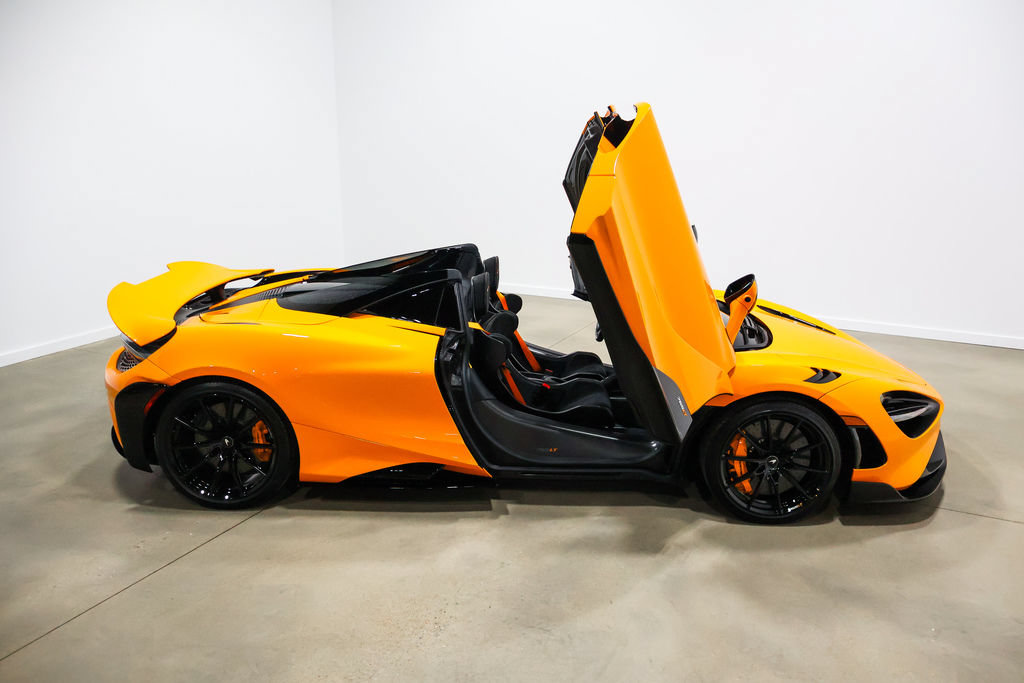Used 2022 McLaren 765LT photo 73