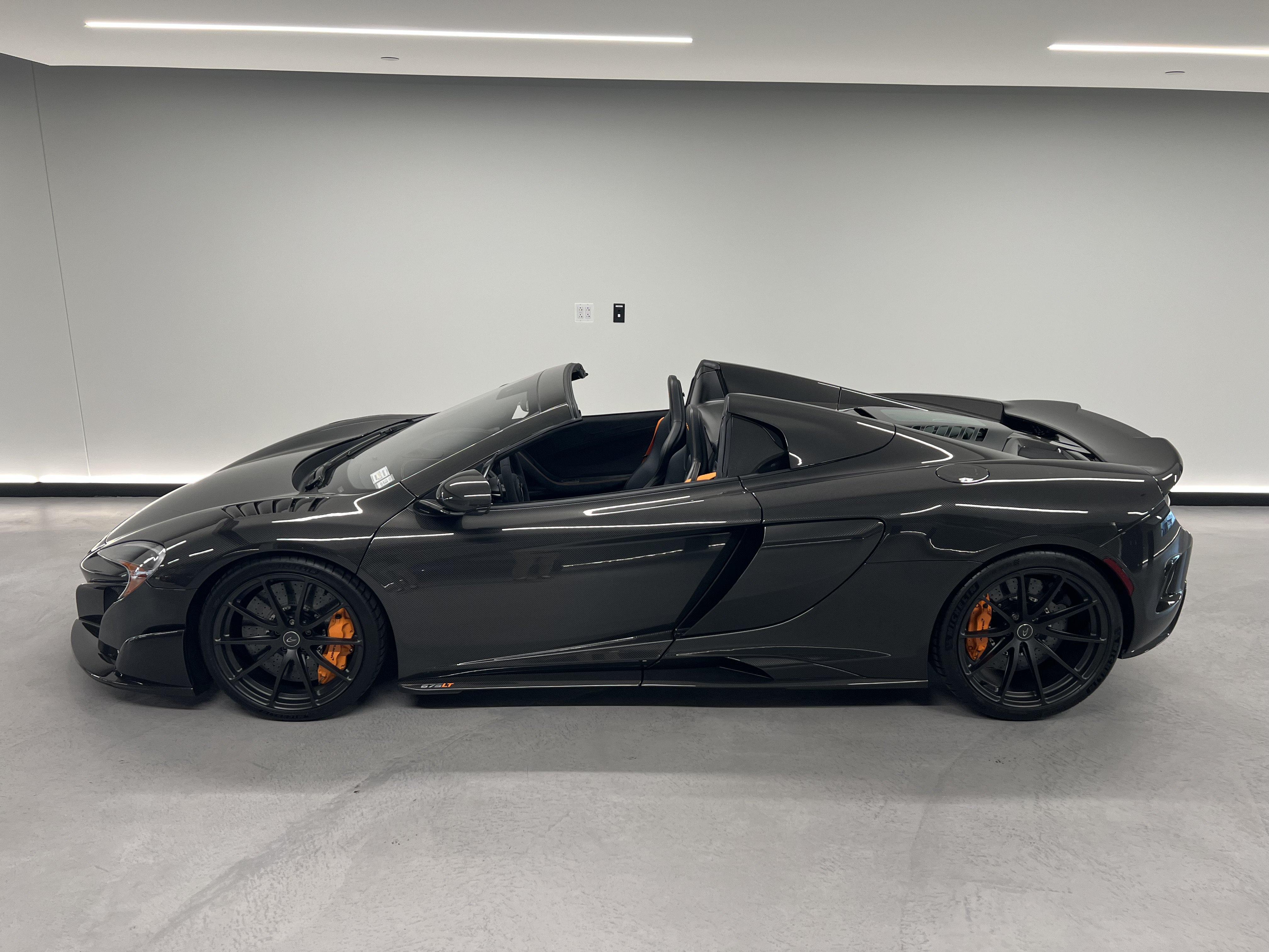 Used 2016 McLaren 675LT Spider 2