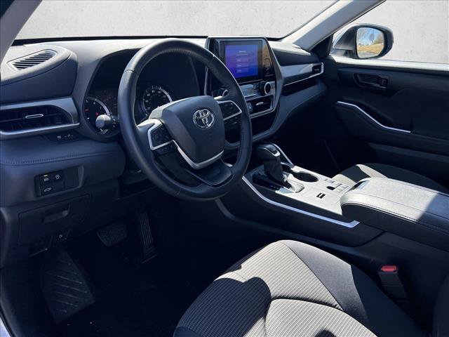 2025 Toyota Highlander LE