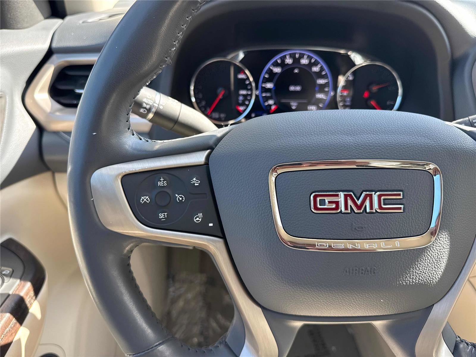 2021 GMC Acadia Denali