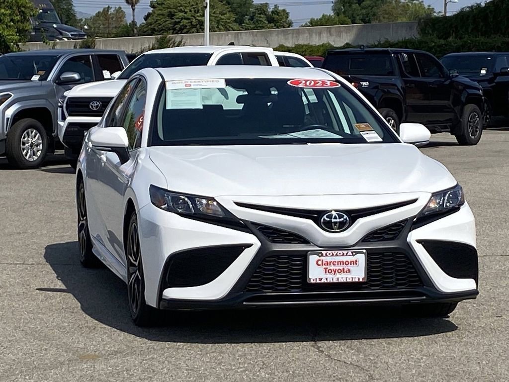 2023 Toyota Camry SE