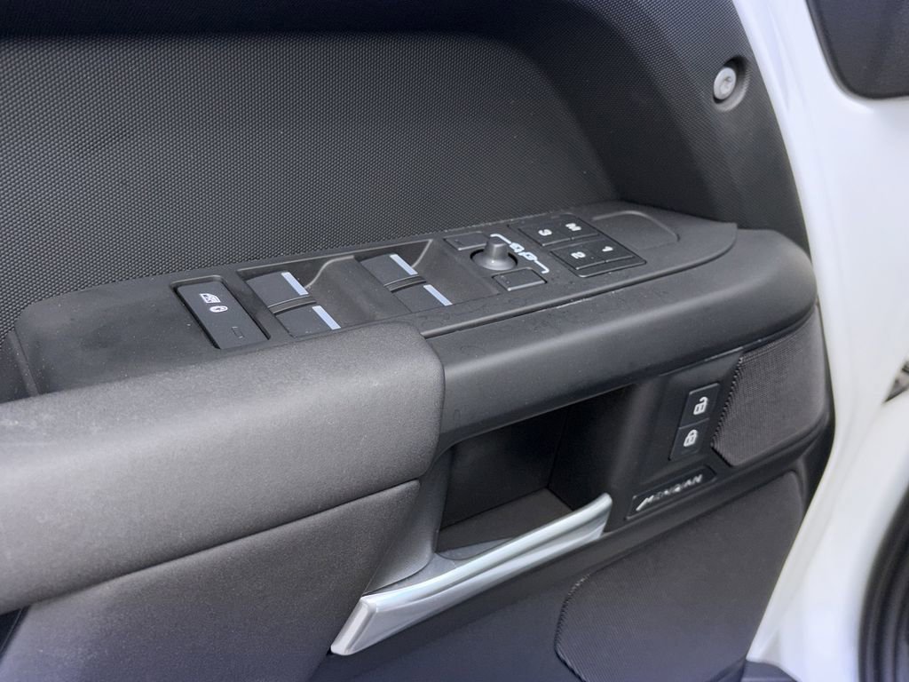 2025 Land Rover Defender 110 S