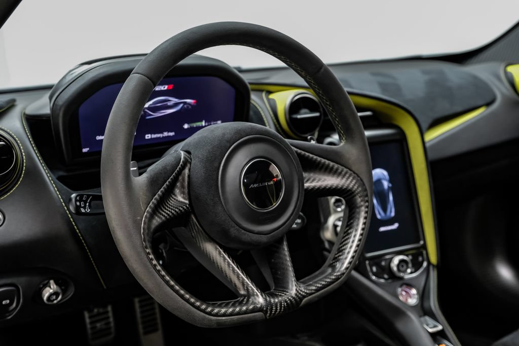 Used 2018 McLaren 720S Performance photo 15
