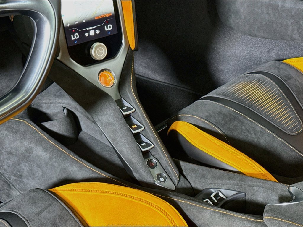 Used 2026 McLaren 750S Spider photo 14