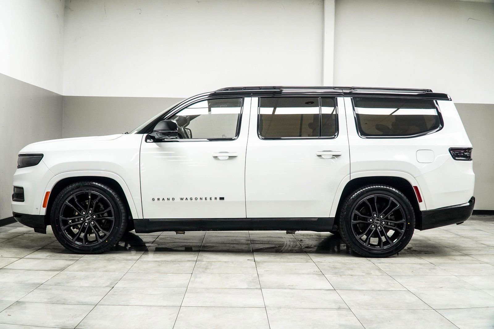 2023 Jeep Grand Wagoneer Series III