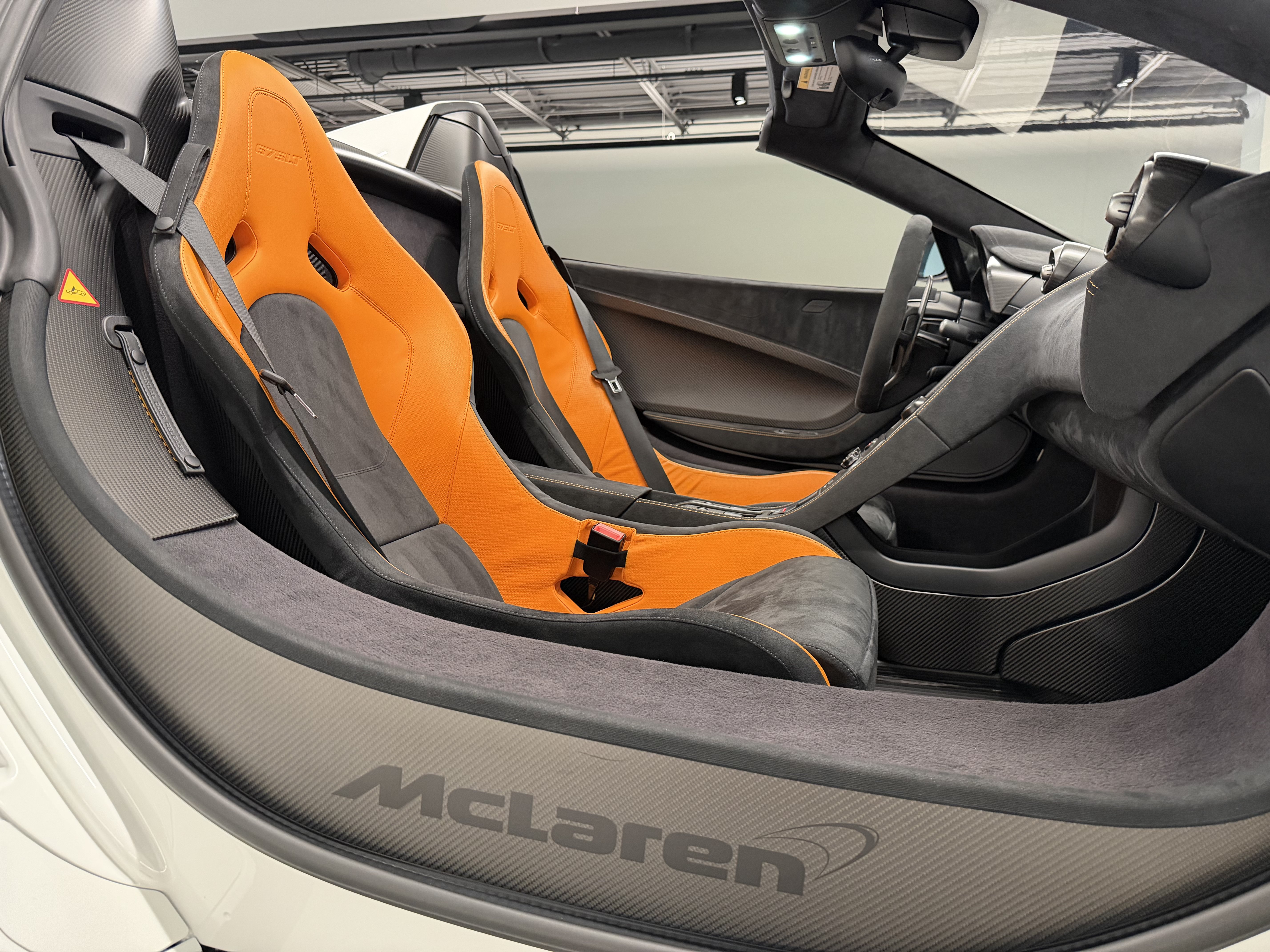 Used 2016 McLaren 675LT Spider photo 26