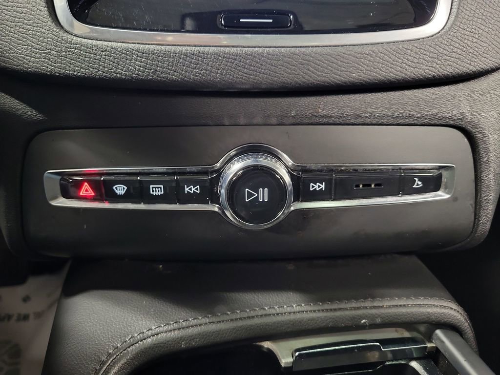 2023 Volvo Xc90 B5 Core