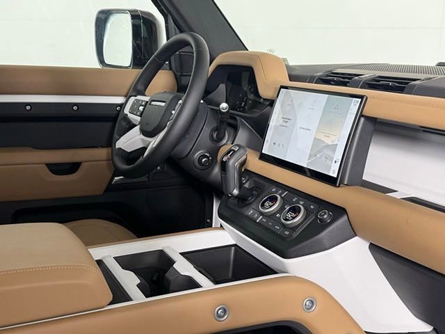 2025 Land Rover Defender 110 S