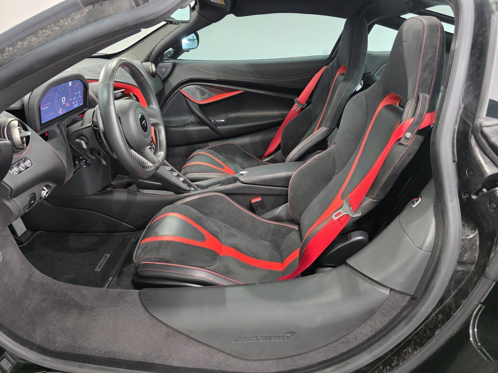 Used 2022 McLaren 720S Performance photo 6