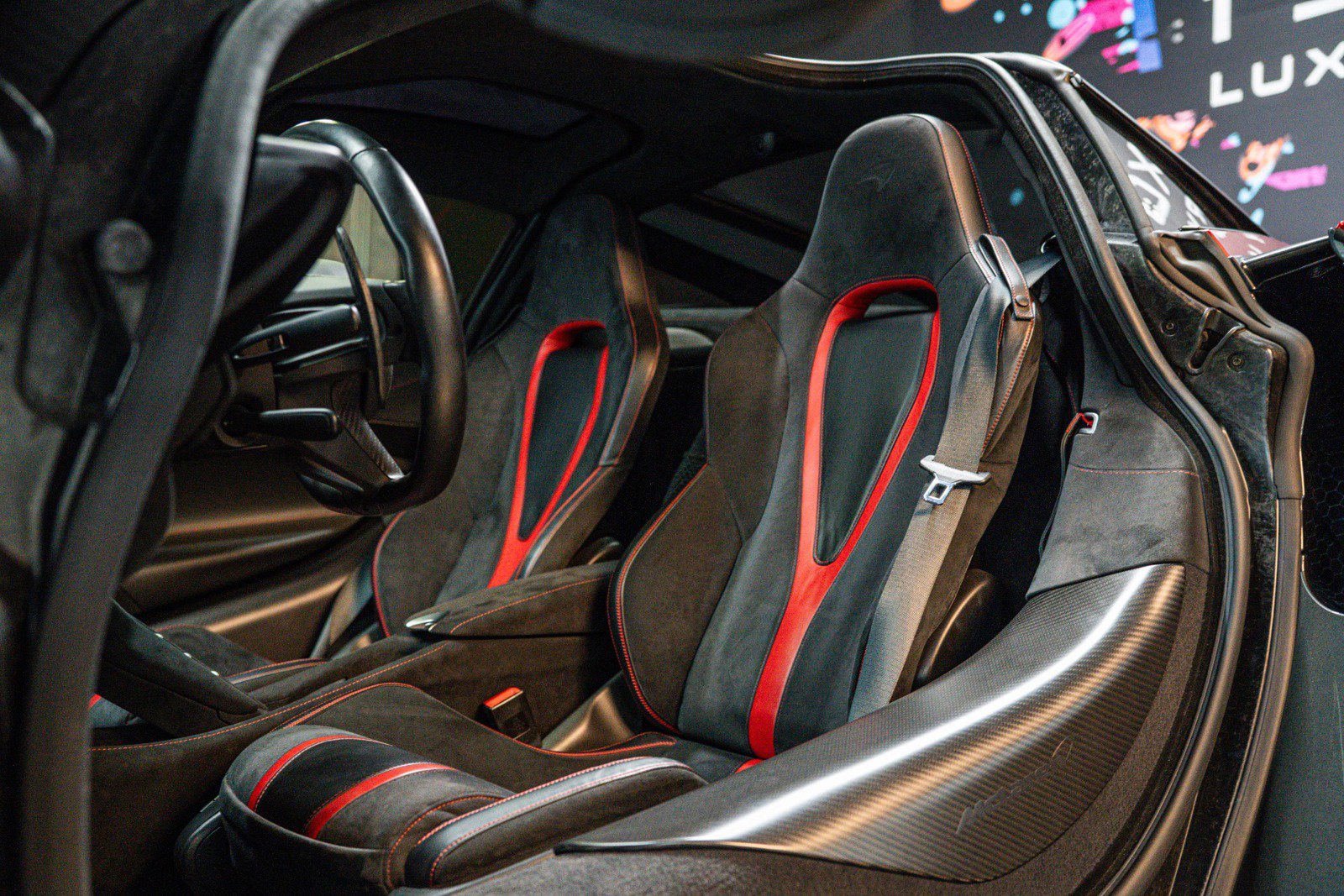 Used 2018 McLaren 720S photo 7