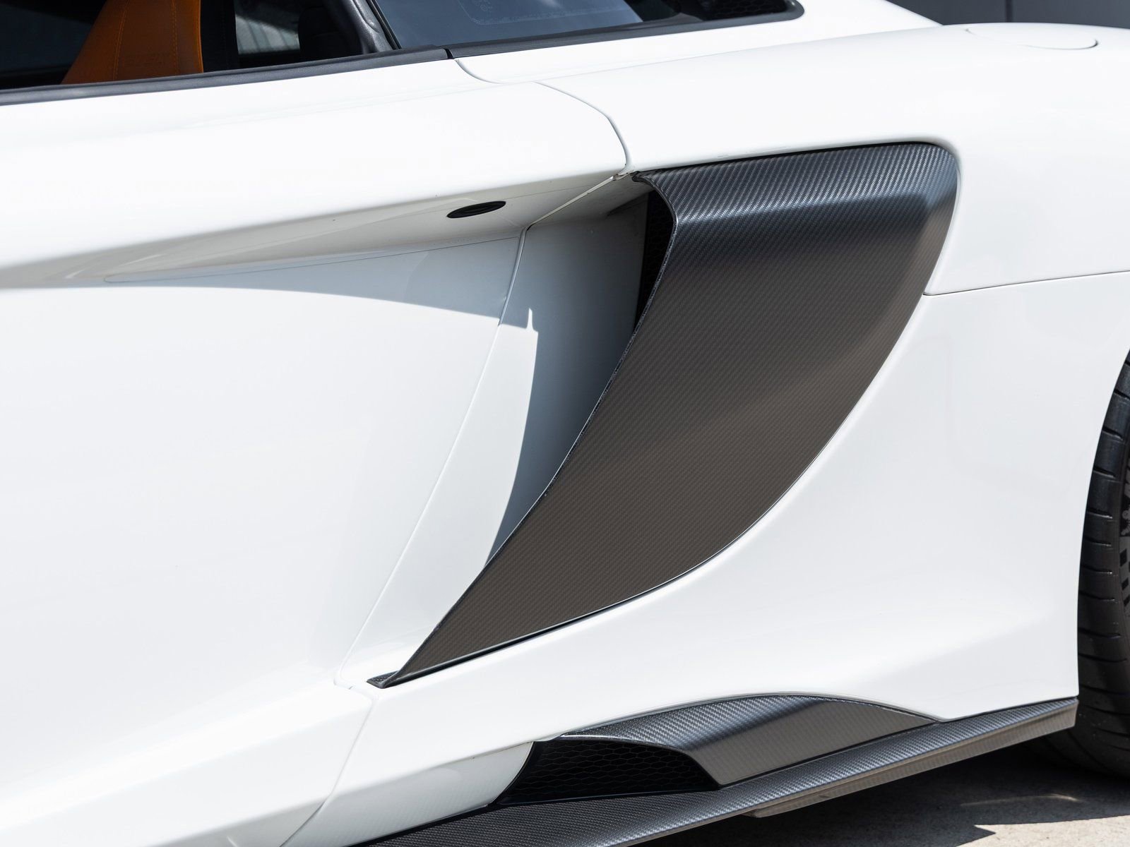 Used 2016 McLaren 675LT Coupe photo 17