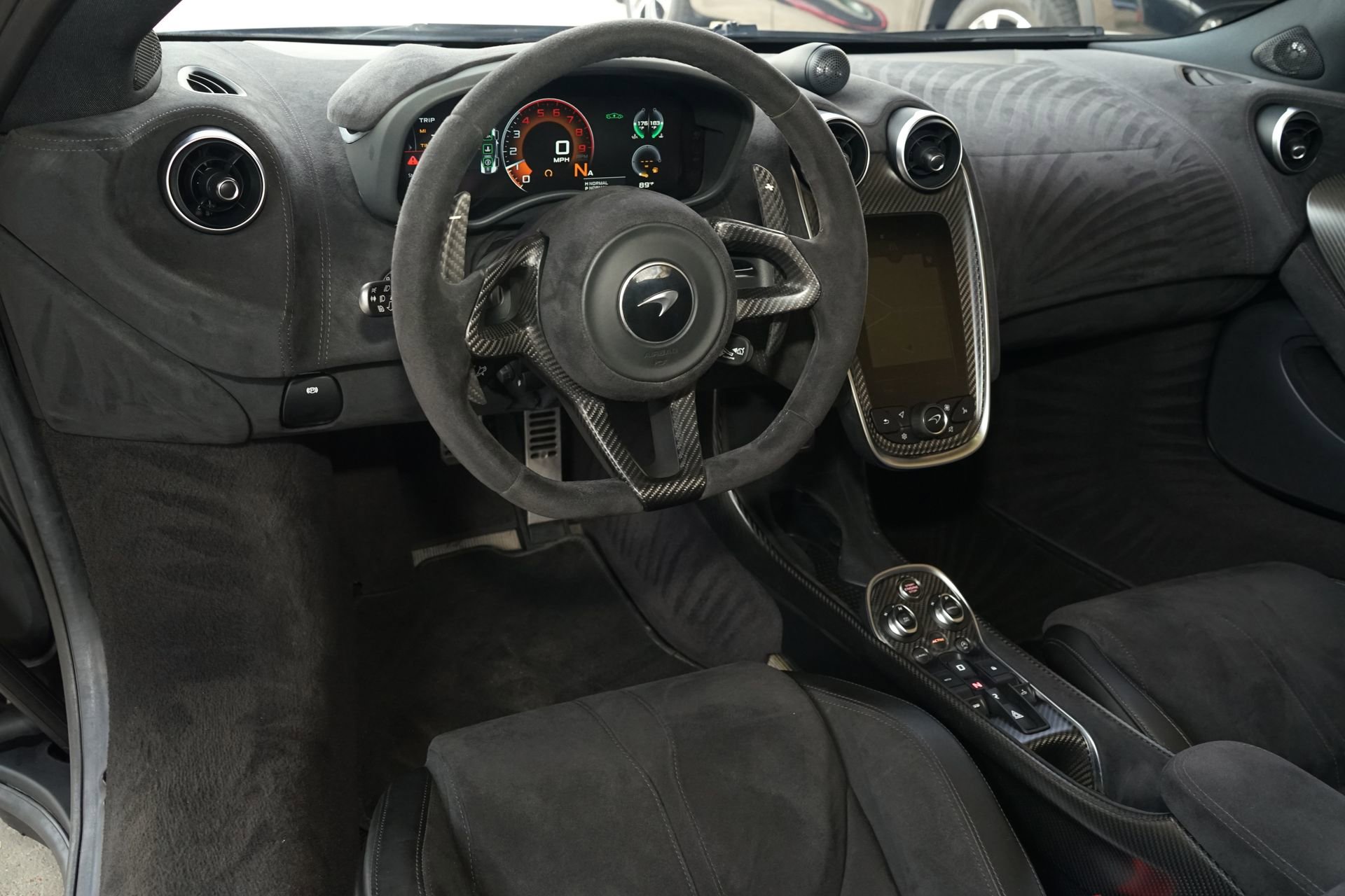 Used 2020 McLaren 600LT Spider photo 18