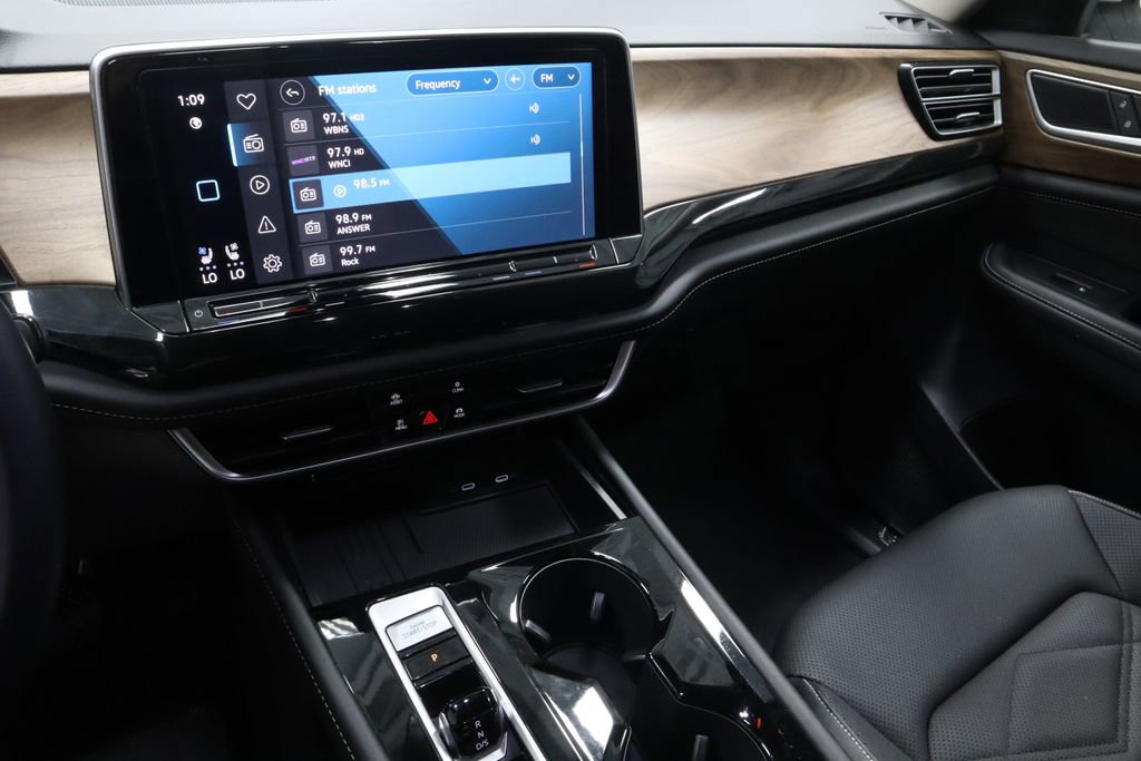 2025 Volkswagen Atlas SE