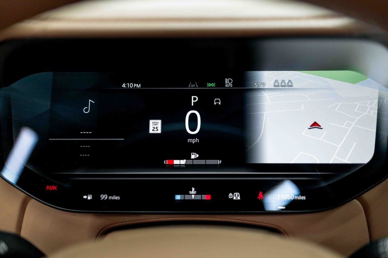 2024 Land Rover Range Rover SV