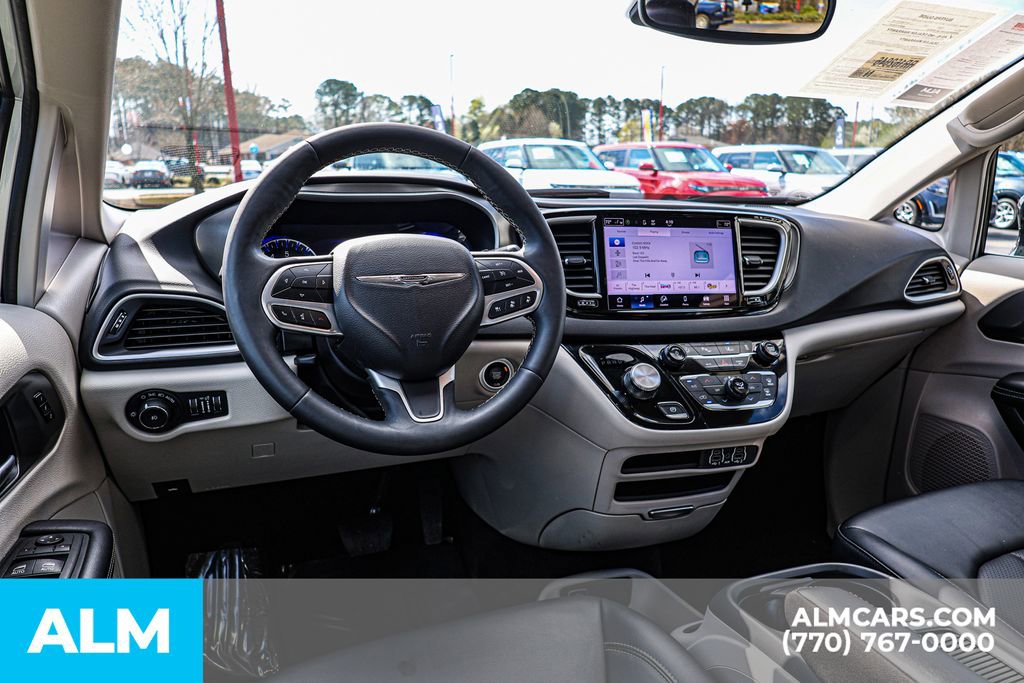 2024 Chrysler Pacifica Touring-L