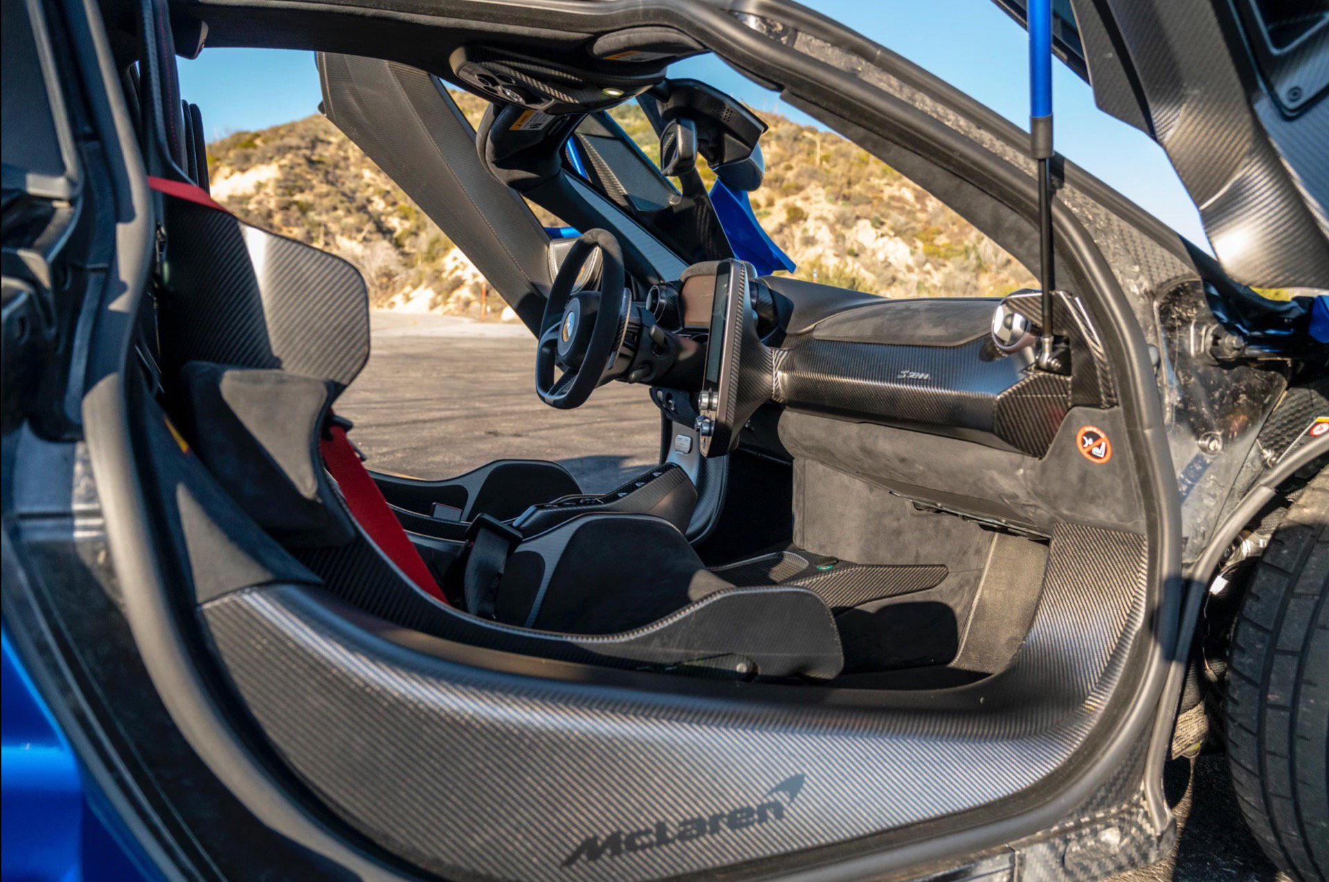 Used 2019 McLaren Senna Coupe ULTRA RARE Only 1685 Mil photo 69