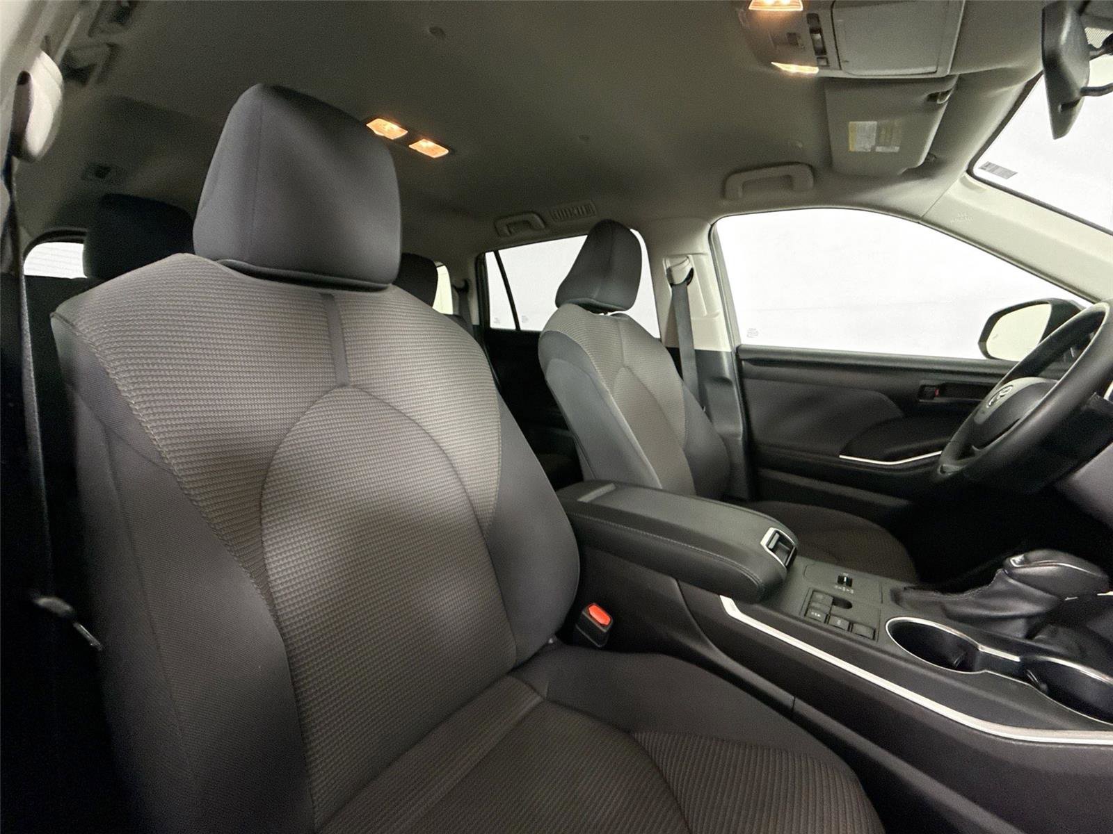 2025 Toyota Highlander LE