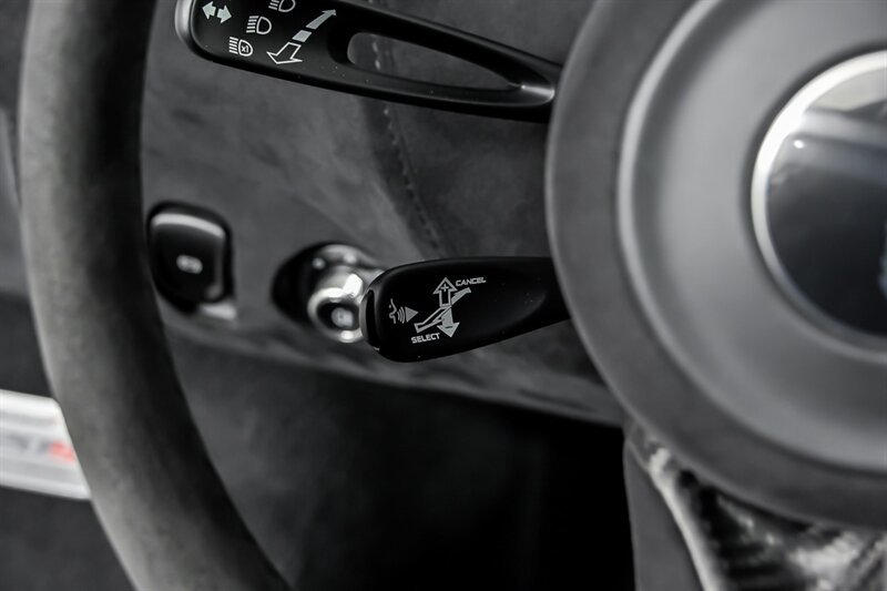 Used 2018 McLaren 720S Performance photo 30