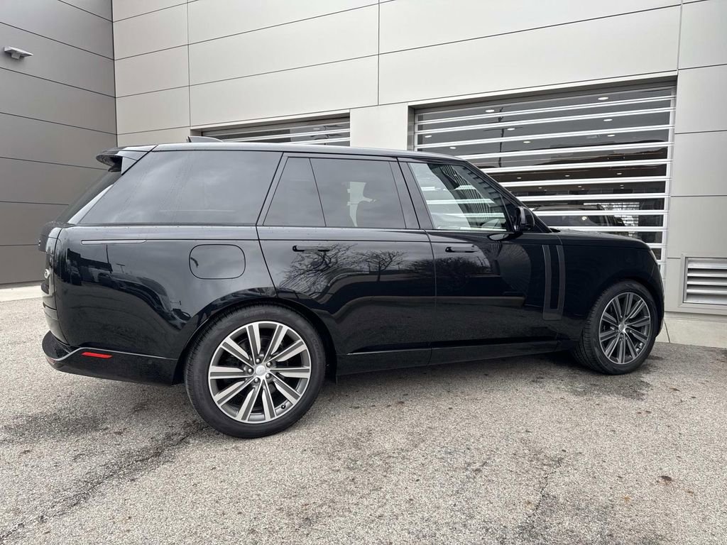 2023 Land Rover Range Rover SE