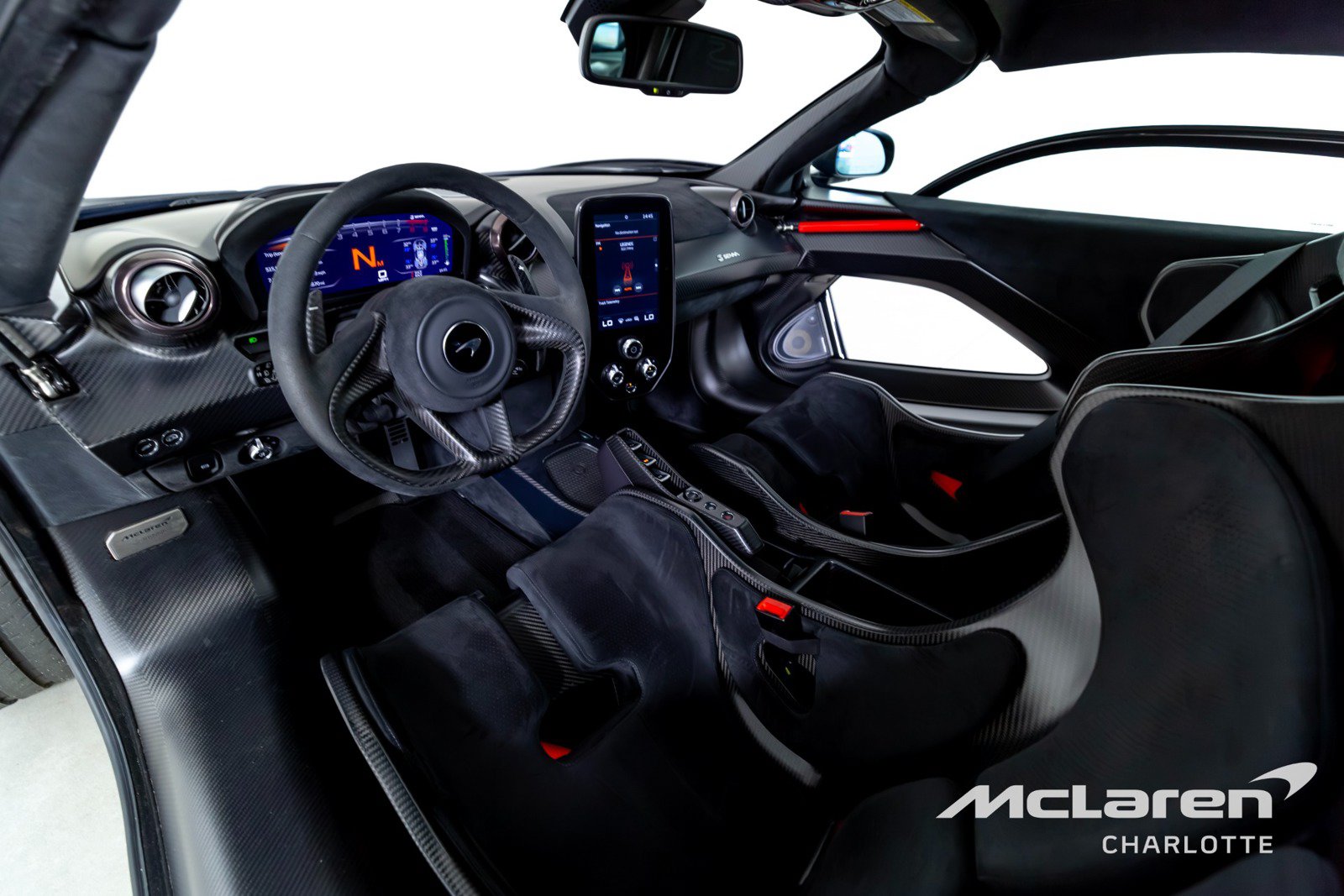 Used 2019 McLaren Senna photo 13