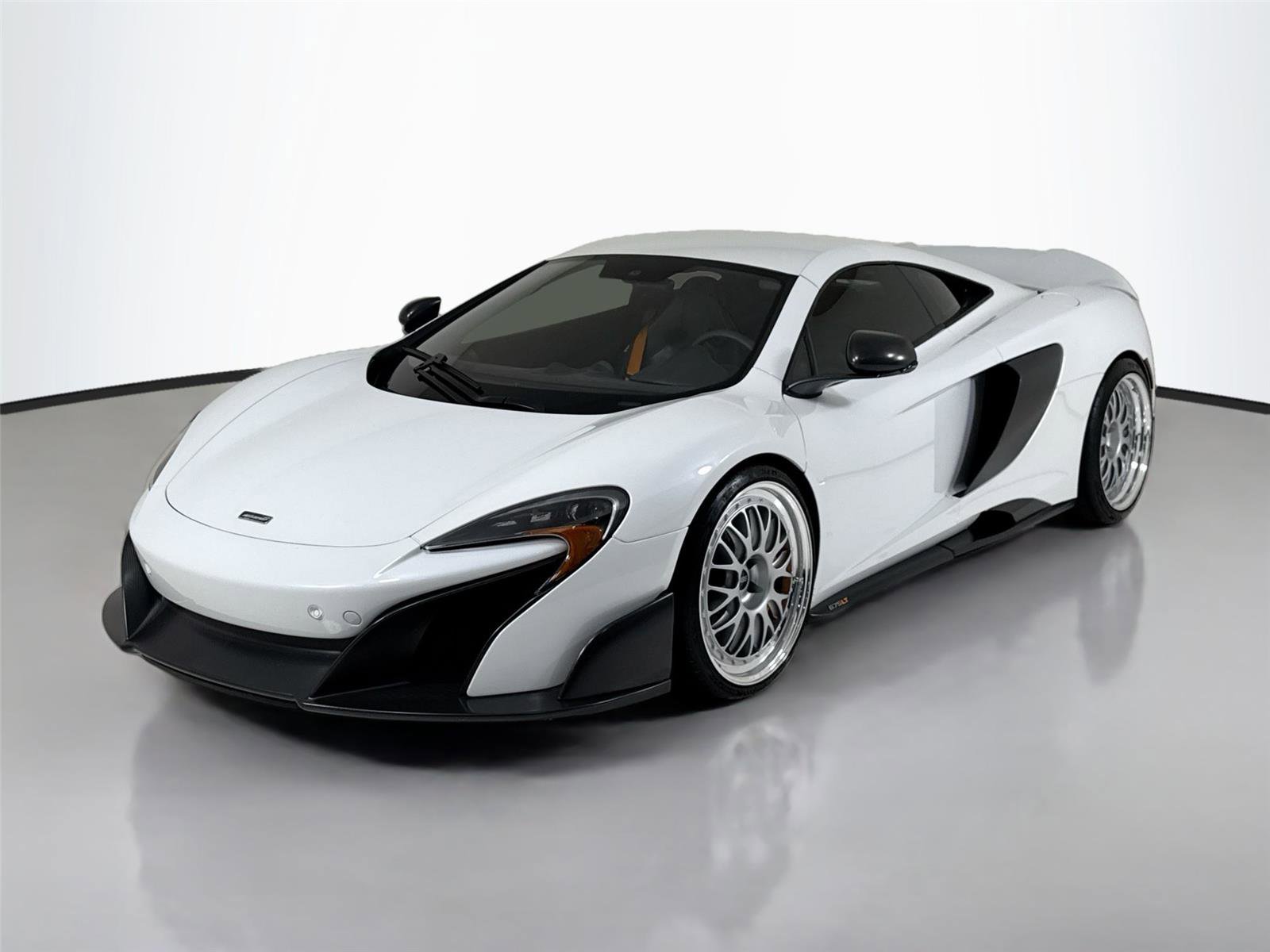 Used 2016 McLaren 675LT Coupe photo 10