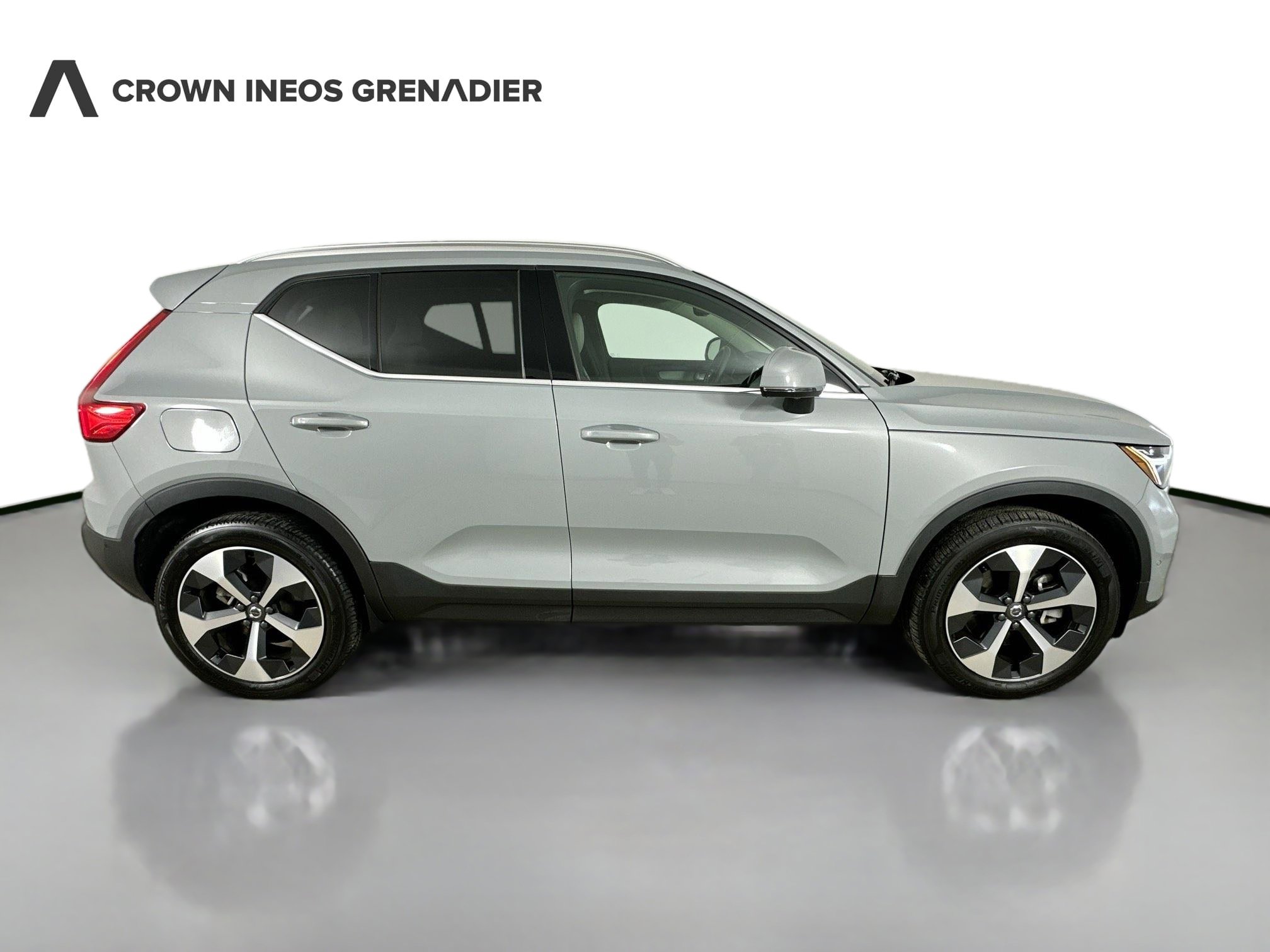 2024 Volvo Xc40 B5 Plus