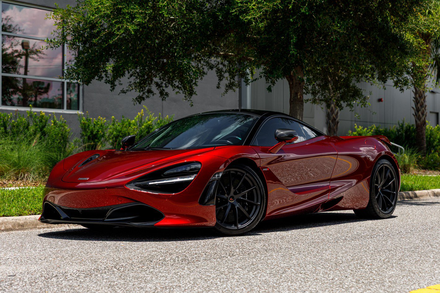 Used 2018 McLaren 720S Luxury photo 18