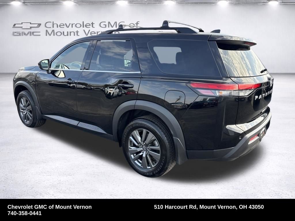 2023 Nissan Pathfinder SV