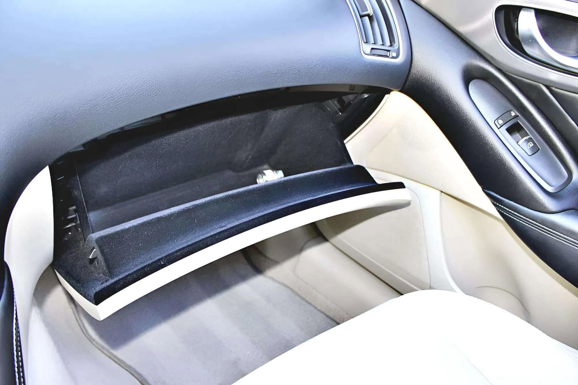 2014 INFINITI Q50 Premium