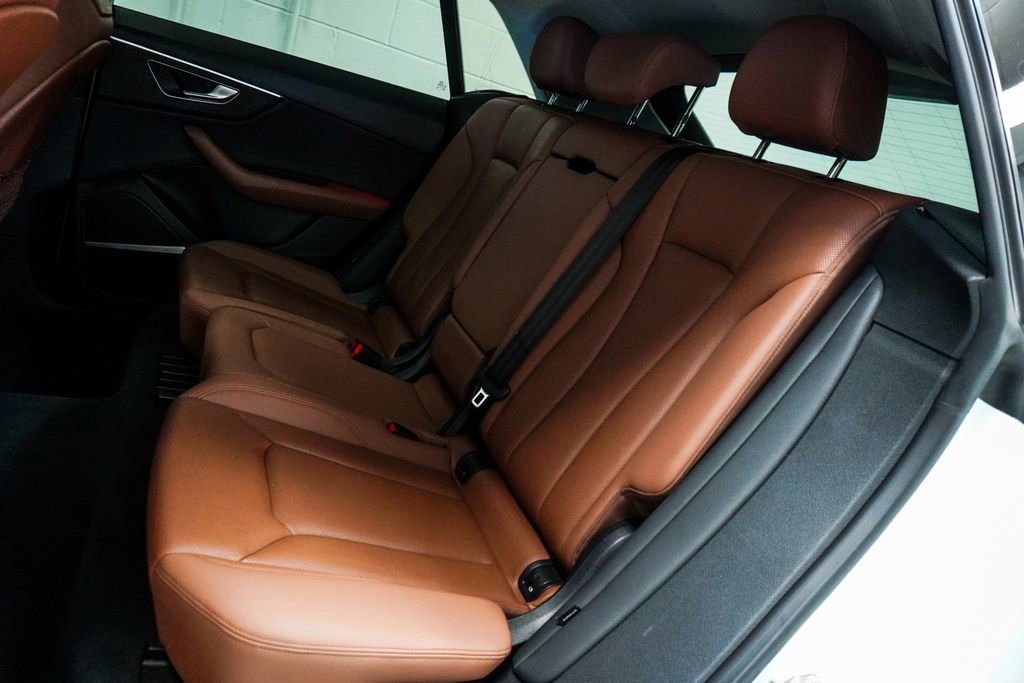 2022 Audi Q8 Premium Plus