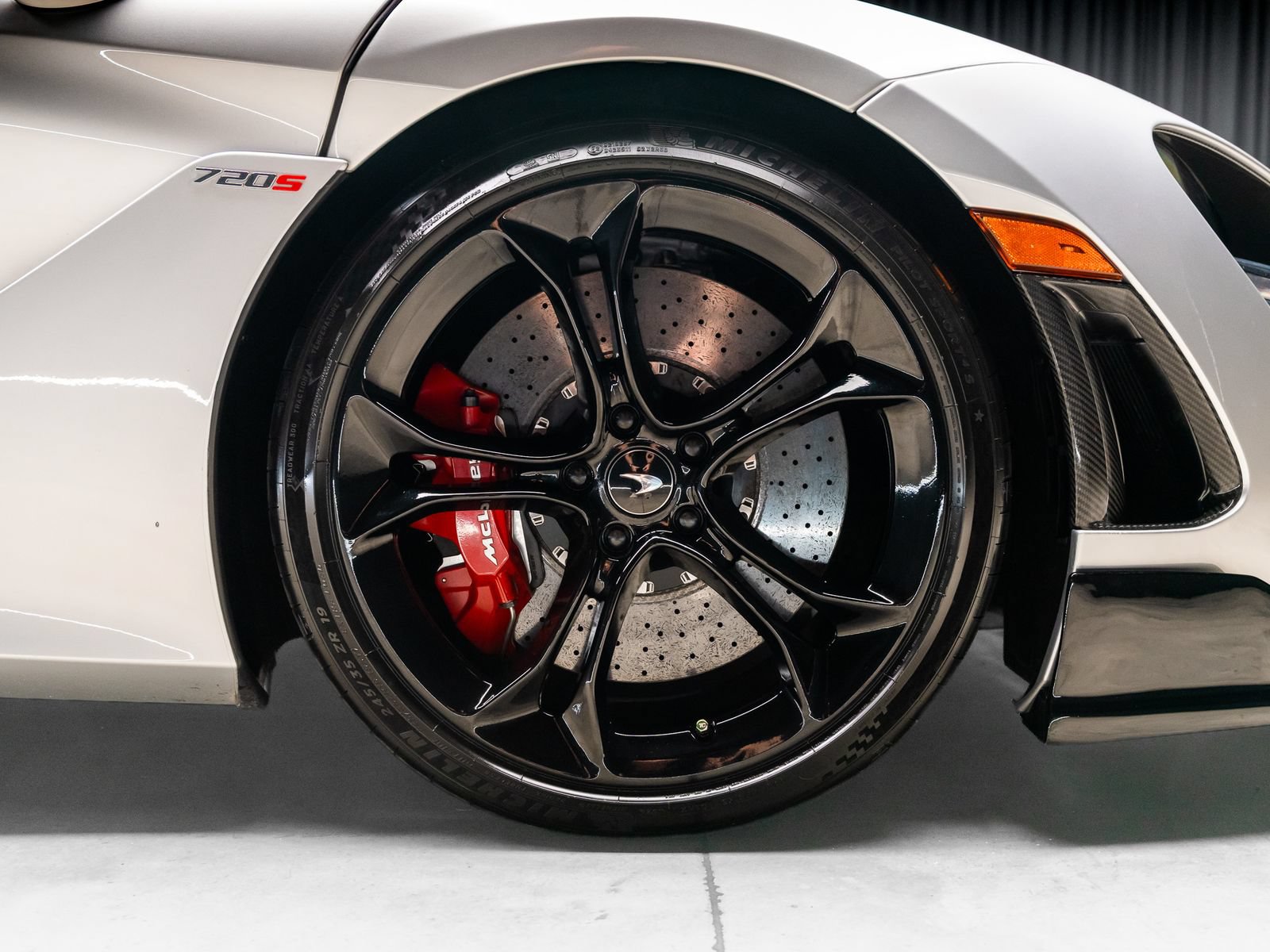 Used 2019 McLaren 720S photo 30