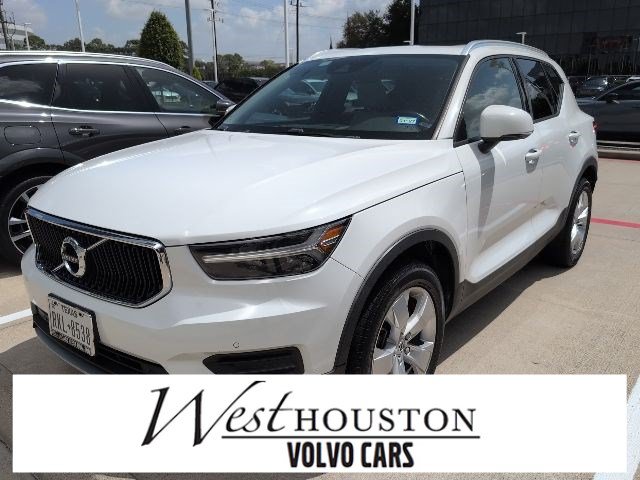 Used 2020 Volvo XC40 T5 Momentum