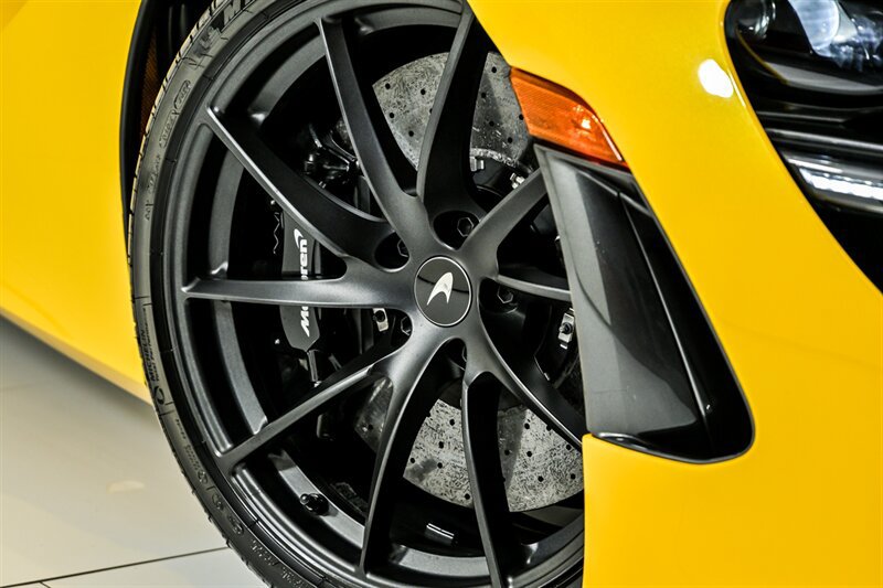 Used 2021 McLaren 720S Performance photo 4