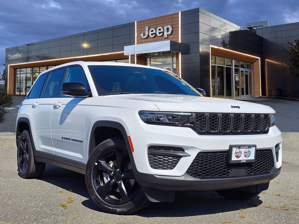 Used 2023 Jeep Grand Cherokee Altitude